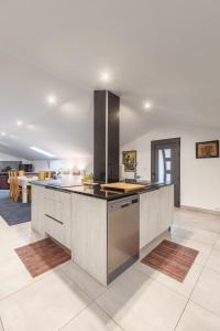 NEW - Crestuma Bright