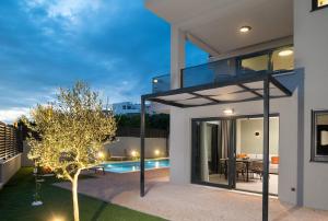 Luxury Villa David 2 heated pool