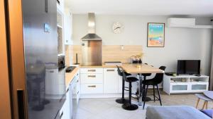 Appartement 426, vue mer et piscine by Palmazur