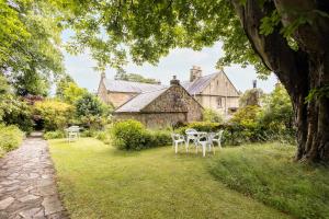 Host & Stay - Summerhill Court Lodges