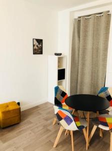 Appartements Aux Clefs des Sacres - Jean de la Fontaine : photos des chambres
