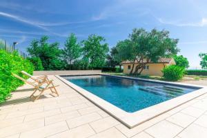 Italian Experience - Sunrise Hill Holiday Home