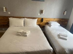 Hotels Hotel De La Perdrix Rouge : photos des chambres