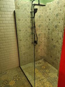 Elegant 1 bedroom apartment in the center of downtown