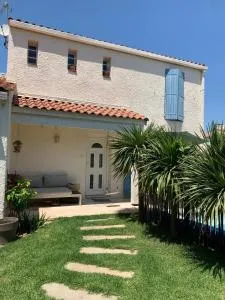 Villa avec piscine proche de la mer - 马格隆新城