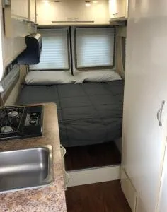 Private and cozy RV with full hookups in a convenient area with direct bus to NYC Manhattan only 2 blocks away - Roselle