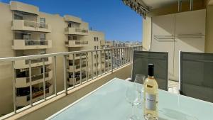 2 Room modern, terrace and Parking