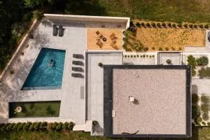 V106 - Villa with the pool - Veliki Prolog
