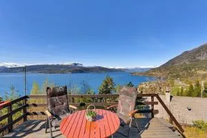 Cozy cabin, minimum 5 nights - Odda