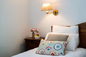 Hotels Logis Hotel Etchemaite : photos des chambres