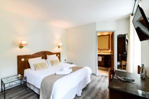 Hotels Logis Hotel Etchemaite : photos des chambres
