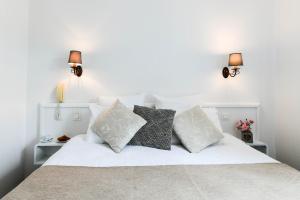 Hotels Logis Hotel Etchemaite : photos des chambres