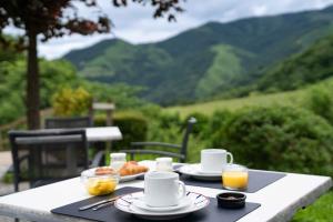 Hotels Logis Hotel Etchemaite : photos des chambres