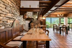 Hotels Logis Hotel Etchemaite : photos des chambres