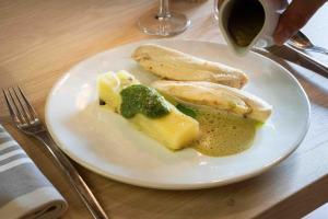 Hotels Logis Hotel Etchemaite : Chambre Double ou Lits Jumeaux - Vue sur Ville