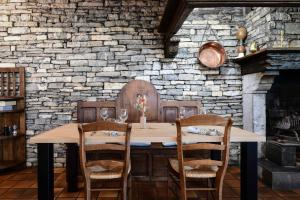 Hotels Logis Hotel Etchemaite : photos des chambres