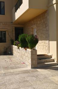 APARTMENTS BY THE SEA