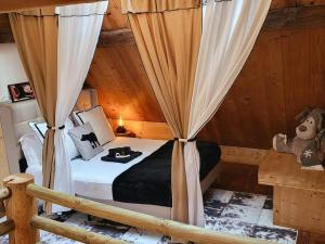 Chalets Le Cosy Lodge Departs ski Alpe d'Huez 2 Alpes La Grave et Col d'Ornon Detente Jacuzzi Piscine Sauna Bar Billard : photos des chambres