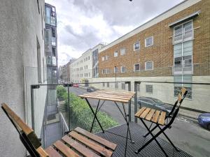 City Waterside, Old Street, Angel, Entire Private Apartment