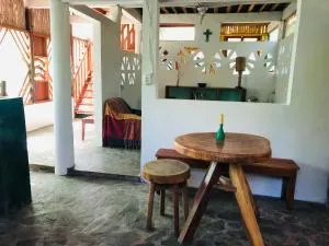 Modern 2 Story House with Volcano View - Santa Teresa