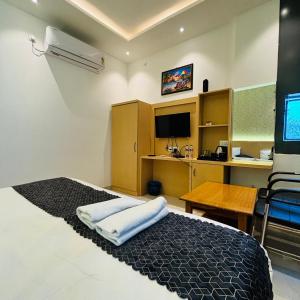 Hotel Ramay Palace 400 Meter from Ram Mandir Ayodhya