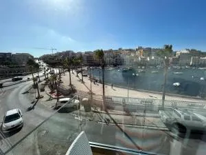 Seafront Marsaskala Apartment - Tas-Sinja