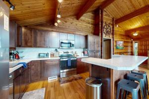 Hammersley Beach Cabin