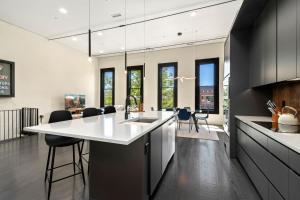 NEW! Modern Scandinavian Loft in Old Town Square