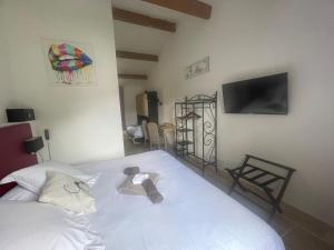 Hotels Logis Hotel Restaurant Le Domaine de la Regaliere : photos des chambres