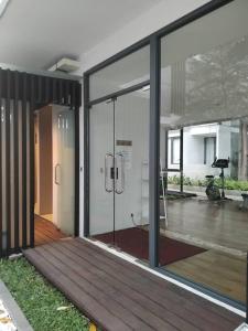 Chic n Spacey 3BR apartment at the Rosebay