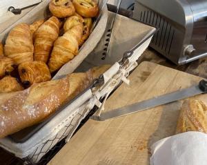 Hotels Logis Hotel Restaurant Le Domaine de la Regaliere : photos des chambres