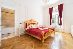 Unique Home at Chain Bridge with Danube view