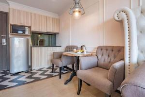 Venetian Condo 1 bedroom luxury with pool & gym access by ausie