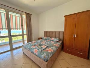 Onis Sea View Apartments