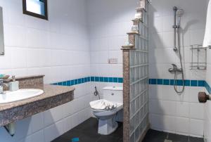 Dengs kamala beach Guesthouse