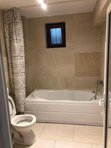 10 minute walking to Untold