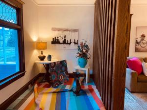 Clover Apartment in Blue House on the Park