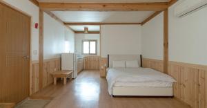 Gyeongju hanok pentown