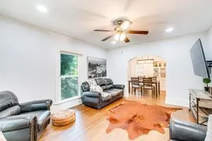 Bright Woodland Apartment Walk to Main Street - 伍德兰