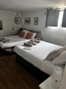 Appartements Studio proche gare et Versailles 4 min a pied train vers Paris : photos des chambres