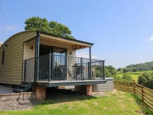 Rooster's Rest - Abbey-Cwmhir