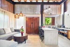 Welcome to Paradise - Luxurious Studio Oasis "Urania" with Pool and Lush Tropical Gardens