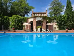 Chateau de Pys Guest House - Latrape