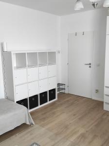 Pokoje v přízemí RD - terasa, bazén, zahrada