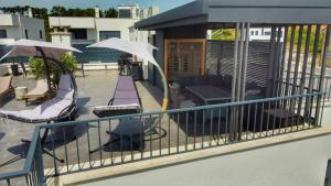 Apartment Skyline Retreat