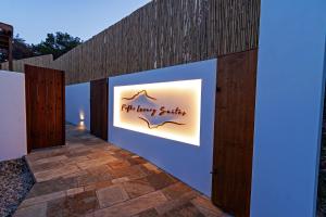 Pefki Luxury Suites