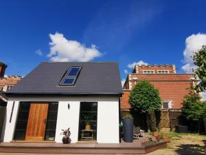 Hastings Casita, little house self contained garden lodge, close to town and seafront