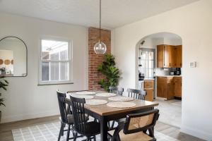 4 Bed 3 bath Boutique Home Near OSU, Crew Stadium, Short North, COSI, & Downtown