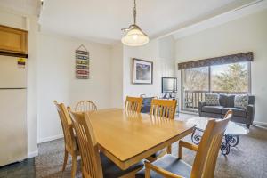 Three bedroom condo, Ski home Whiffletree E7