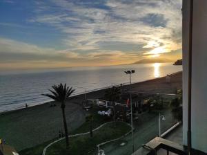 Apartamento tres habitaciones primera línea de playa